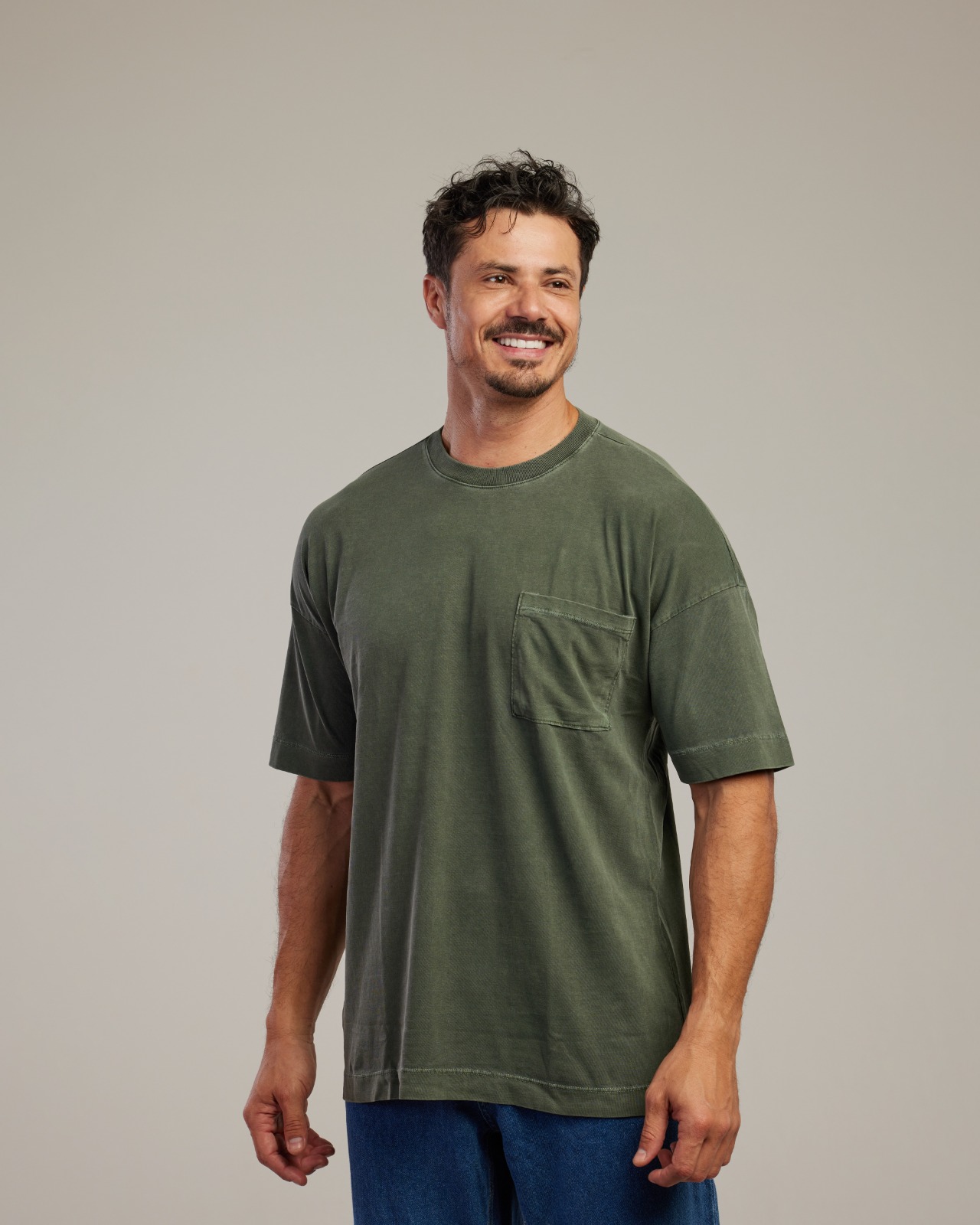 Camiseta Oversized Estonada com Bolso — Lunfe Têxtil — foto 2