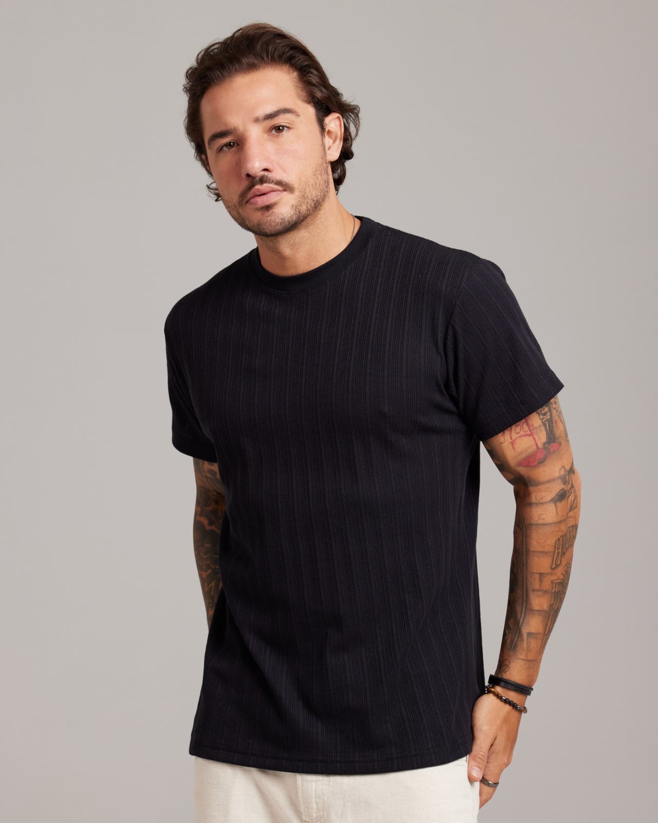 Camiseta Plissé Texture Preto — Lunfe Têxtil — foto 4