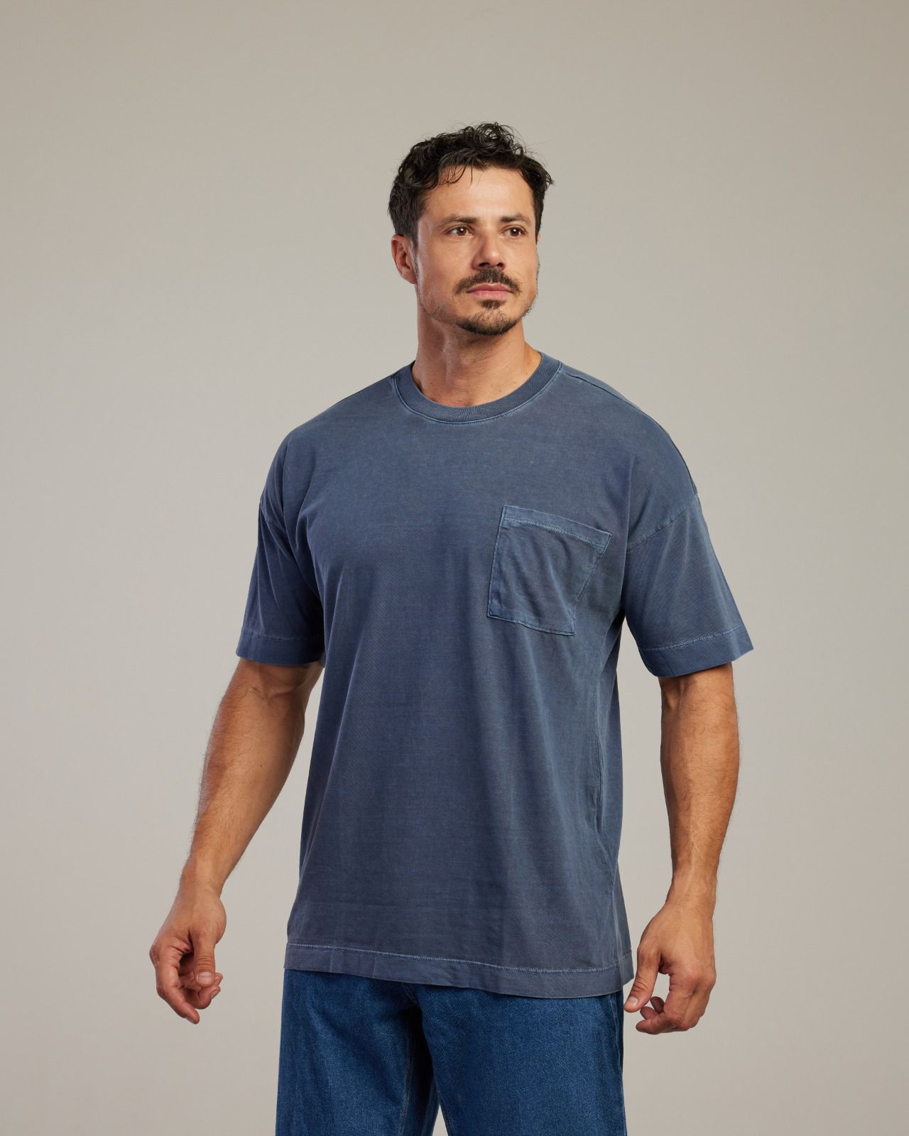 Camiseta Oversized Estonada com Bolso Azul — Lunfe Têxtil — foto 3