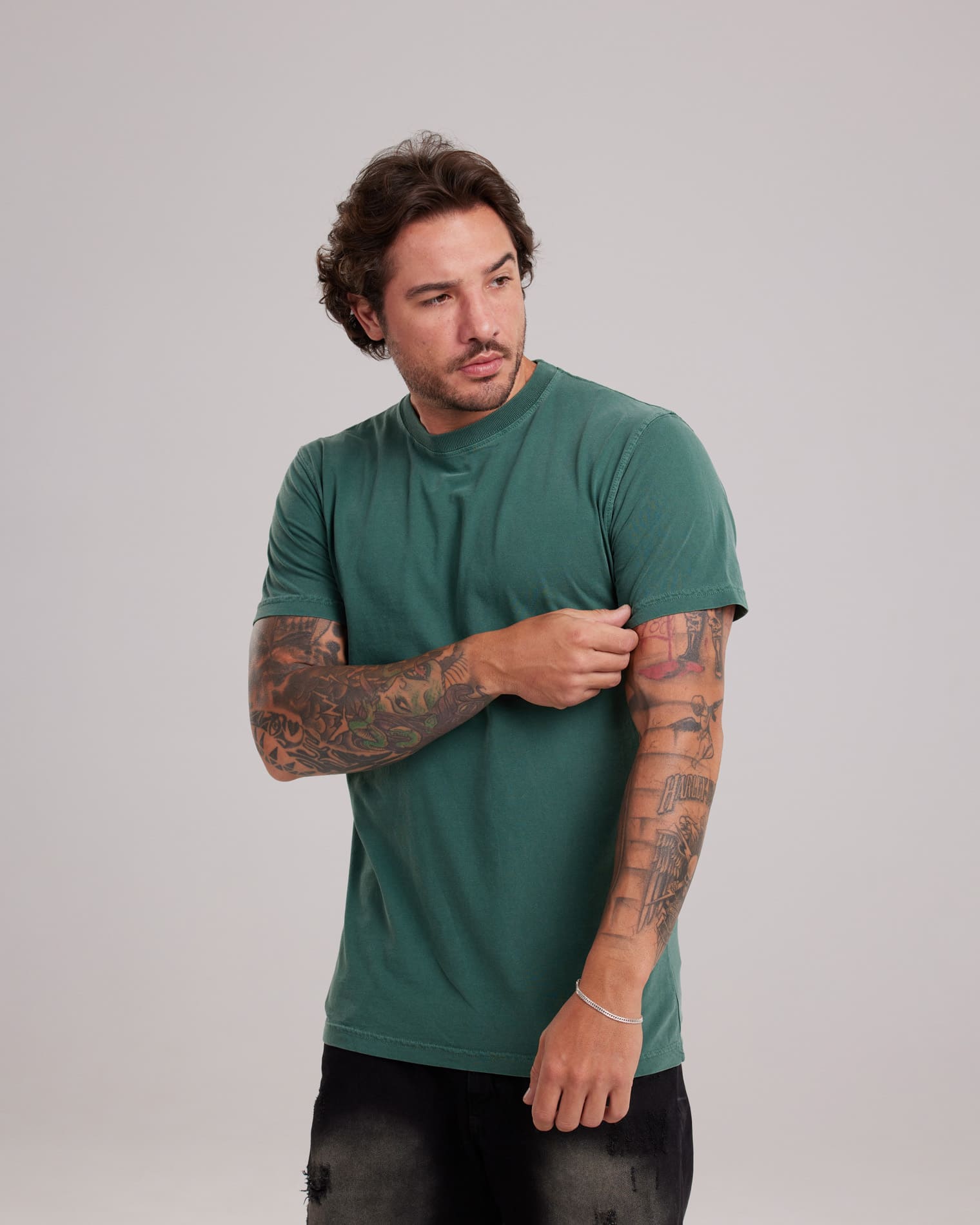 Camiseta Estonada Stone Wash Clássica Verde Floresta — Lunfe Têxtil — foto 7