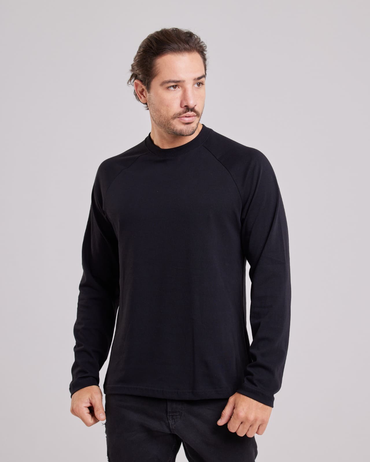 Blusa Raglan Manga Longa Preto — Lunfe Têxtil — foto 3